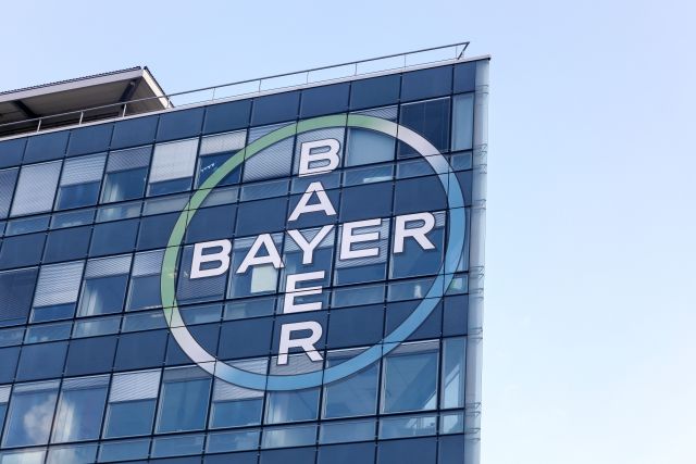 Lyon, Frankreich - 20. Oktober 2016: Bayer-Bürogebäude. Bayer ist ein deutsches multinationales Chemie- und Pharmaunternehmen mit Sitz in Barmen, Deutschland