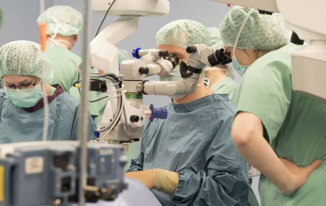 Operation am Augentraumazentrum Halle/Saale