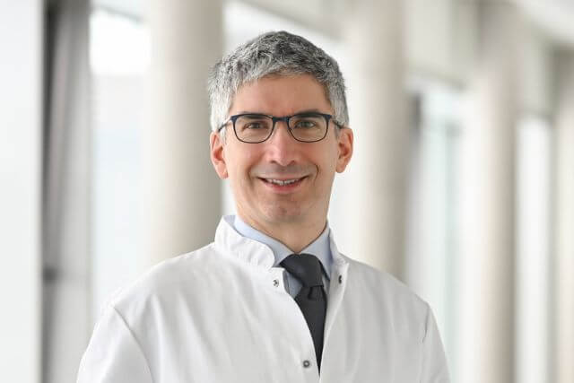 Porträtfoto von Prof. Dr. Peter Charbel Issa