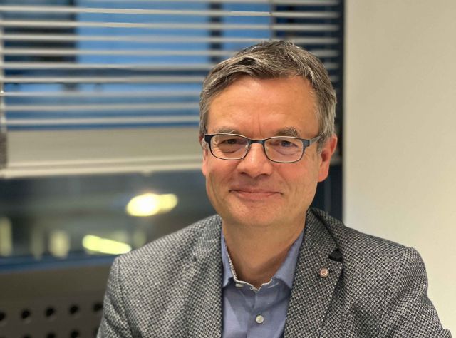 Das Bild zeigt Prof. Dr. Christian Buske, der mit dem Jan Gösta Waldenström Preis ausgezeichnet worden ist.