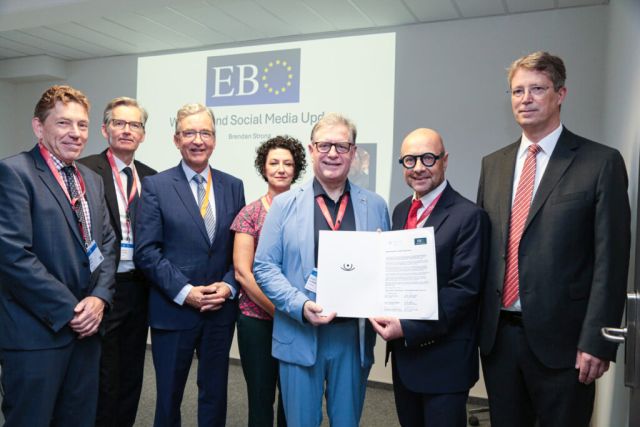 Gruppenbild mit Memorandum