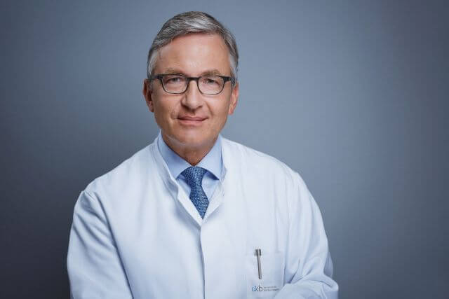 Porträtfoto Prof. Dr. Frank Holz