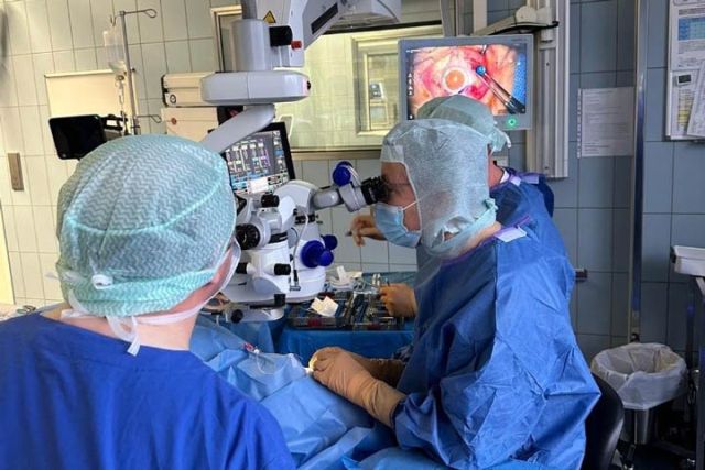 OP-Szene aus der Universitäts-Augenklinik Bonn