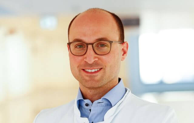 Porträtfoto von Prof. Mario W. Kramer.