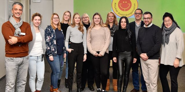 Das Team der „Wuppertaler Lernstation“ (WUPSTA). In der WUPSTA übernehmen Medizinstudierende und Pflege-Azubis Verantwortung und sammeln praktische Erfahrungen im Stationsalltag. (Foto © Helios Universitätsklinikum Wuppertal)