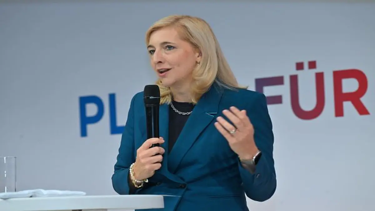 Bundesgesundheitsministerin Nina Warken hat das KHAG nochmals verteidigt, weil das Gesetz unverändert an den Zielen der Reform festhält und sie lediglich praxistauglich umgestaltet.