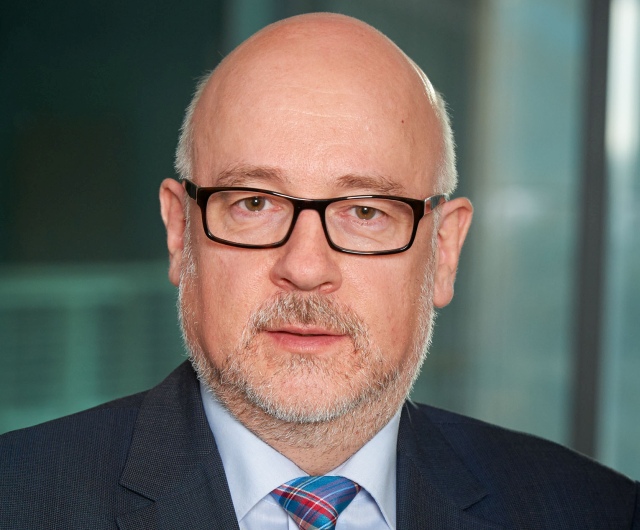 Dr. Dirk Heinrich, Vorstandsvorsitzender des SpiFa, fordert die Einbindung der vertragsärztlichen Fachversorgung in die Genommedizin-Modellprojekte.