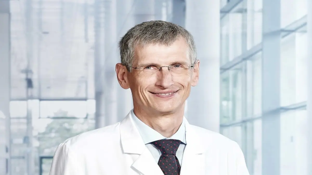 Prof. Dr. Thomas Seufferlein, Ärztlicher Direktor der Klinik für Innere Medizin I am UKU und Leiter der UNITEPANC-Studie, testet den Einsatz von Organoiden zur gezielten Auswahl der Chemotherapie nach Pankreas-Operation
