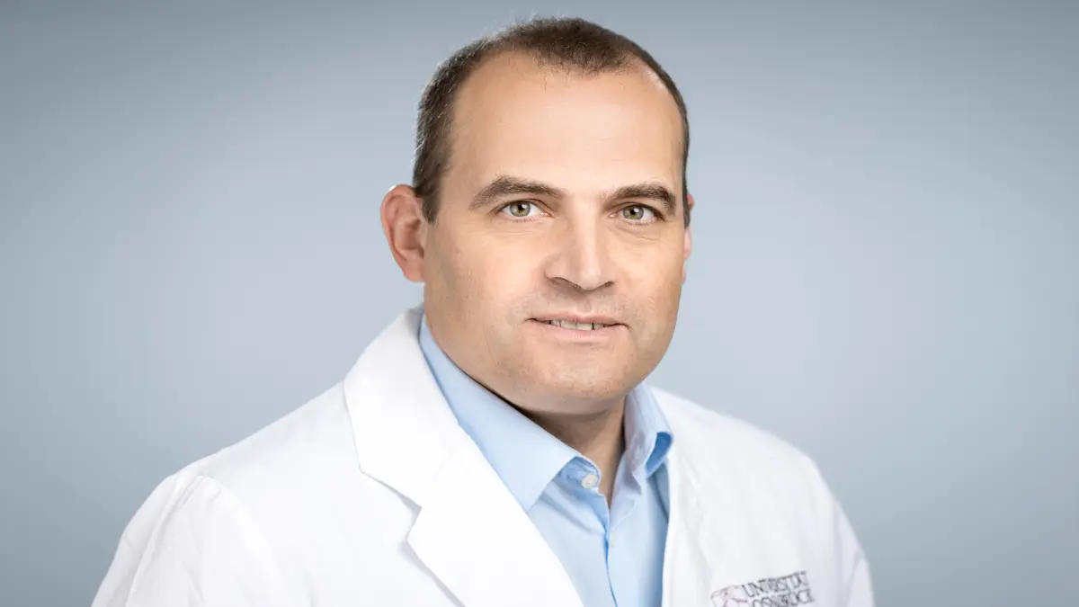 Prof. Christoph Skudlik, Chefarzt des iDerm, übernimmt die Stiftungsprofessur für Berufsdermatologie zur Weiterentwicklung von Versorgungskonzepten für arbeitsbedingte Hauterkrankungen.