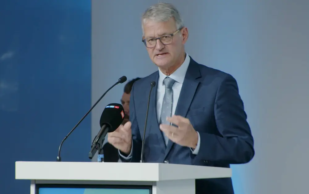 Der DKG-Vorsitzende Dr. Gerald Gaß beklagt einen historischen Tiefpunkt der wirtschaftlichen Situation der deutschen Kliniken seit Einführung des Fallpauschalensystems. (Quelle: Deutscher Krankenhaustag 2025)