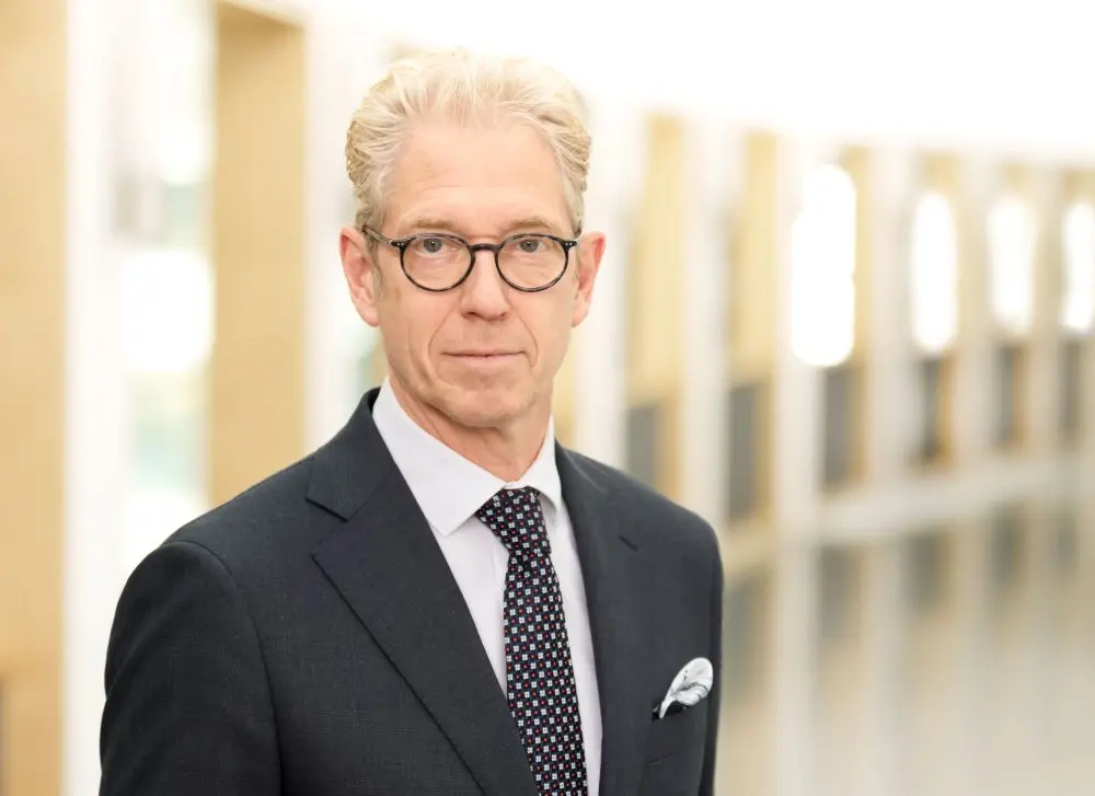 KBV-Chef Dr. Andreas Gassen kann sich drei oder vier Euro Kontaktgebühr pro Arztbesuch als Finanzreform vorstellen. (Foto: KBV)