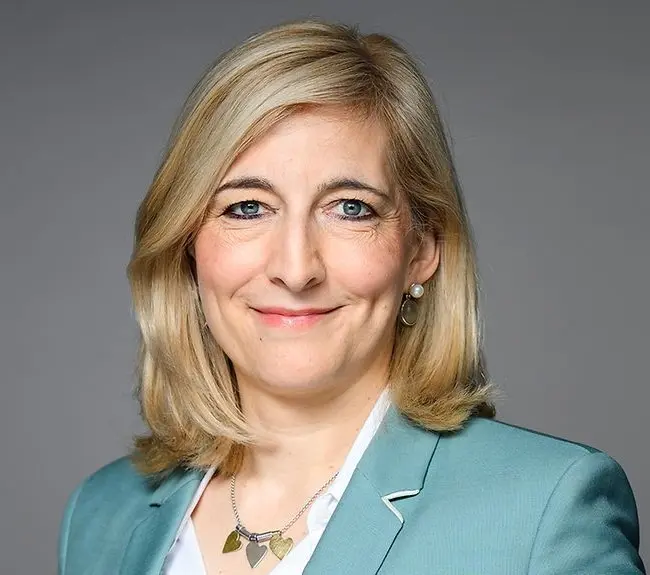 Bundesgesundheitsministerin Nina Warken will die Extravergütung für vermittelte Facharzttermine abschaffen. (Foto: Bundesregierung/Marvin Ibo Gungör)