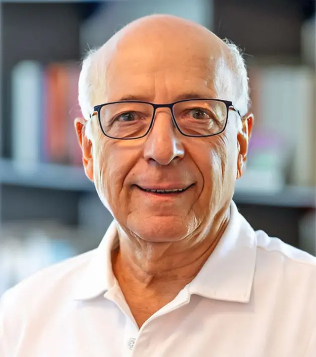 Dr. Edmond Schiek-Kunz, Facharzt für Allgemeinmedizin, hat sich nach seiner eigenen Blasenkrebs-Diagnose einer regionalen Selbsthilfegruppe angeschlossen. Heute ist er Vorsitzender des Selbsthilfe-Bund Blasenkrebs e. V. , leitet die Selbsthilfegruppe Frankfurt sowie die regelmäßig stattfindende Online-Selbsthilfegruppe.