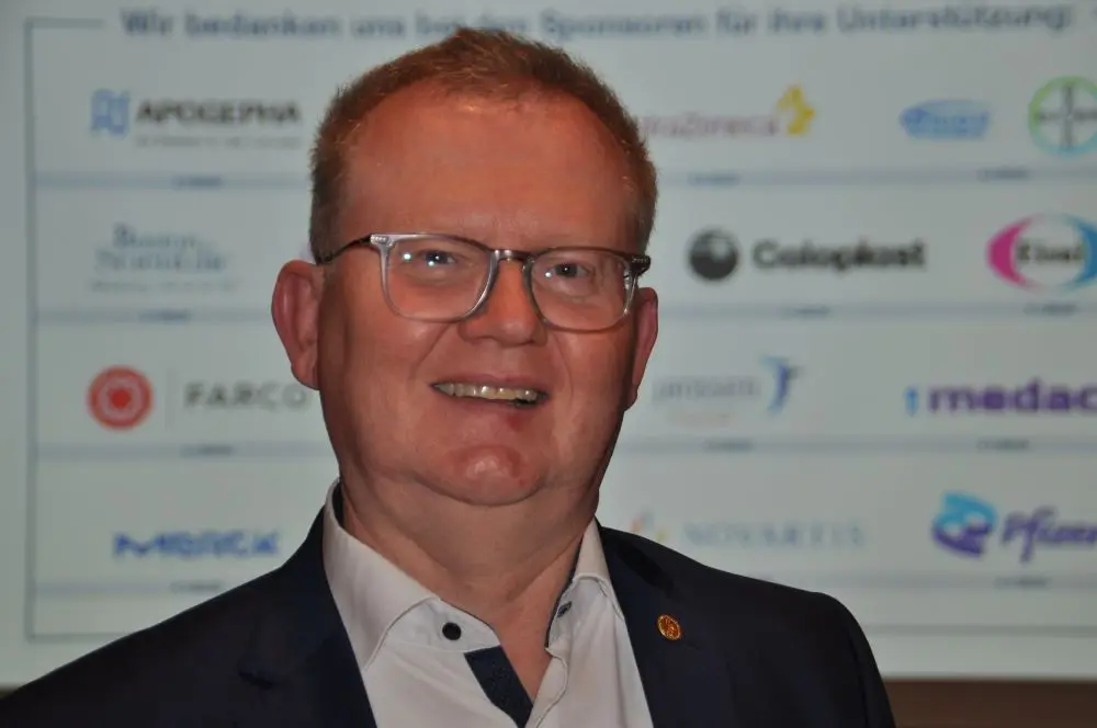 Dr. Christian Eggersmann, Chefarzt der Klinik für Urologie und Kinderurologie im Klinikum Rheine - Standort Mathias-Spital, kritisierte beim Rheinischen Gespräch die unrealistische Struktur der Hybrid-DRGs. (Foto: Runkel)