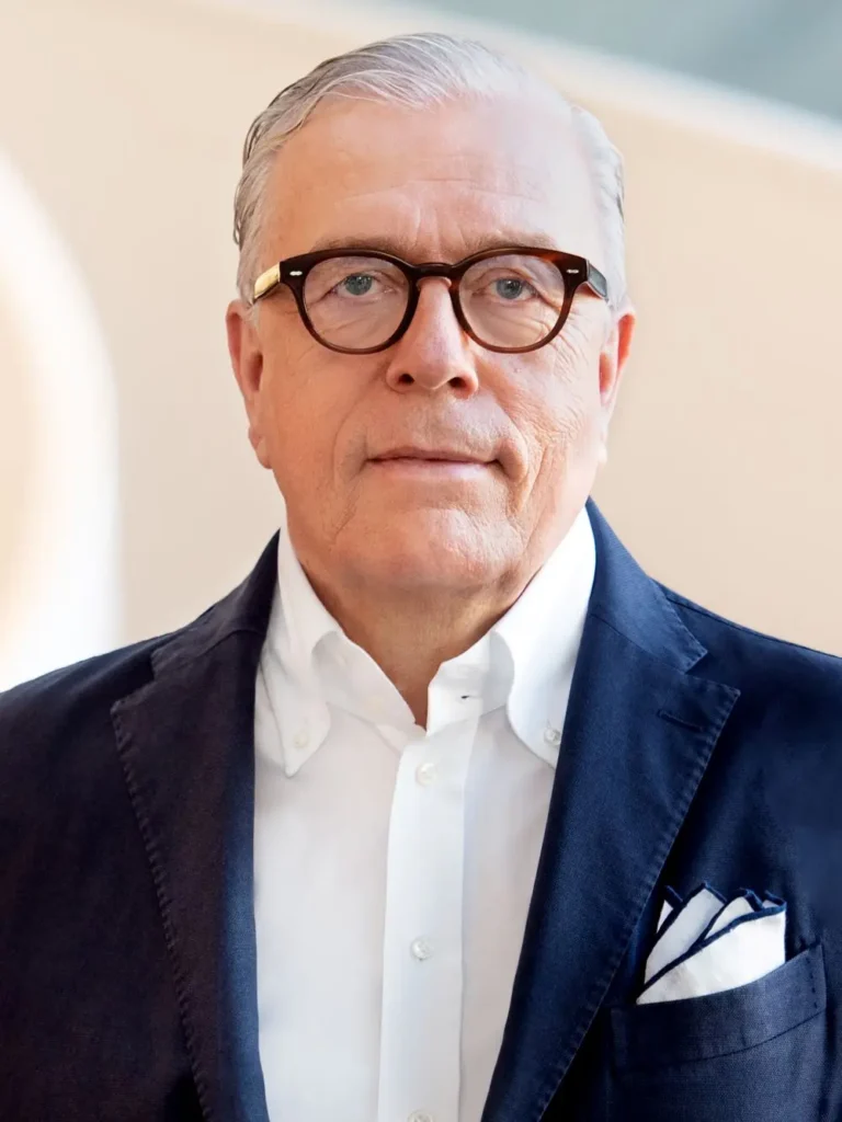 Dr. Klaus Reinhardt, Präsident der Bundesärztekammer, begrüßt das neue Transplantationsrecht, hält aber eine Widerspruchsregelung bei postmortalen Organspenden für unerlässlich. (Foto: BÄK/Die Hoffotografen)