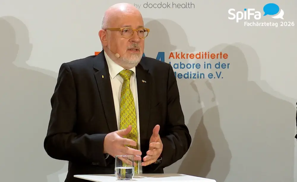 Der SpiFa-Vorsitzende Dr. Dirk Heinrich warnt vor einer GKV-Reform auf dem Rücken der Patienten. (Quelle: SpiFa-Streaming Fachärztetag 2026)