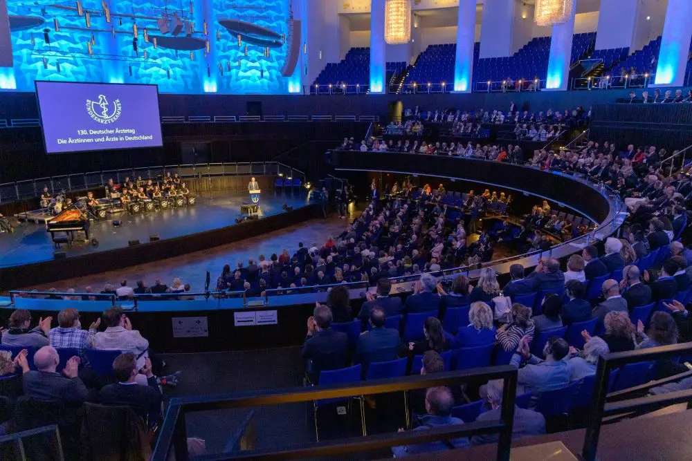 250 Delegierte diskutierten auf dem 130. Ärztetag in Hannover über aktuelle Reformprojekte und gesellschaftspolitische Fragen. © Christian Glawe-Griebel/hellwood.com