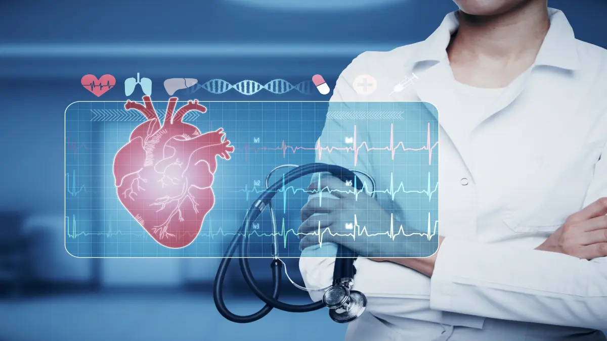 Ärztin mit Stethoskop neben digitaler Herzdarstellung und EKG-Kurven