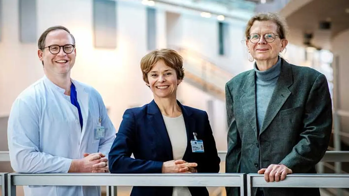 Prof. Enzo Lüsebrink, Prof. Alexandra Philipsen und Prof. Lukas Radbruch (v. l.) vom Universitätsklinikum Bonn fordern die frühere Integration von Palliativmedizin in die kardiovaskuläre Versorgung