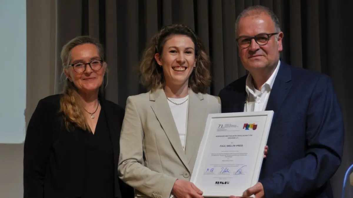 Patricia Rausch, Marien Hospital Herne, Ruhr-Universität Bochum, wurde für eine Arbeit zum muskelinvasiven Urothelkarzinom mit dem wissenschaftlichen Paul-Mellin-Preis ausgezeichnet. (Quelle: Franz-Günter Runkel)