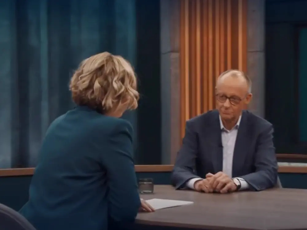 Bundeskanzler Friedrich Merz machte am Sonntag Abend in der Talkshow Miosga deutlich, dass ihn der Unmut in der Bevölkerung über die Regierung beschäftgt. Zugleich berichtete der Kanzler auch einen wachsenden Unmut in der Unionsfraktion. (Quelle: Miosga, ARD/NDR)